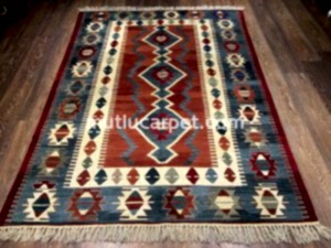 Kök İnce Kilim Karyola